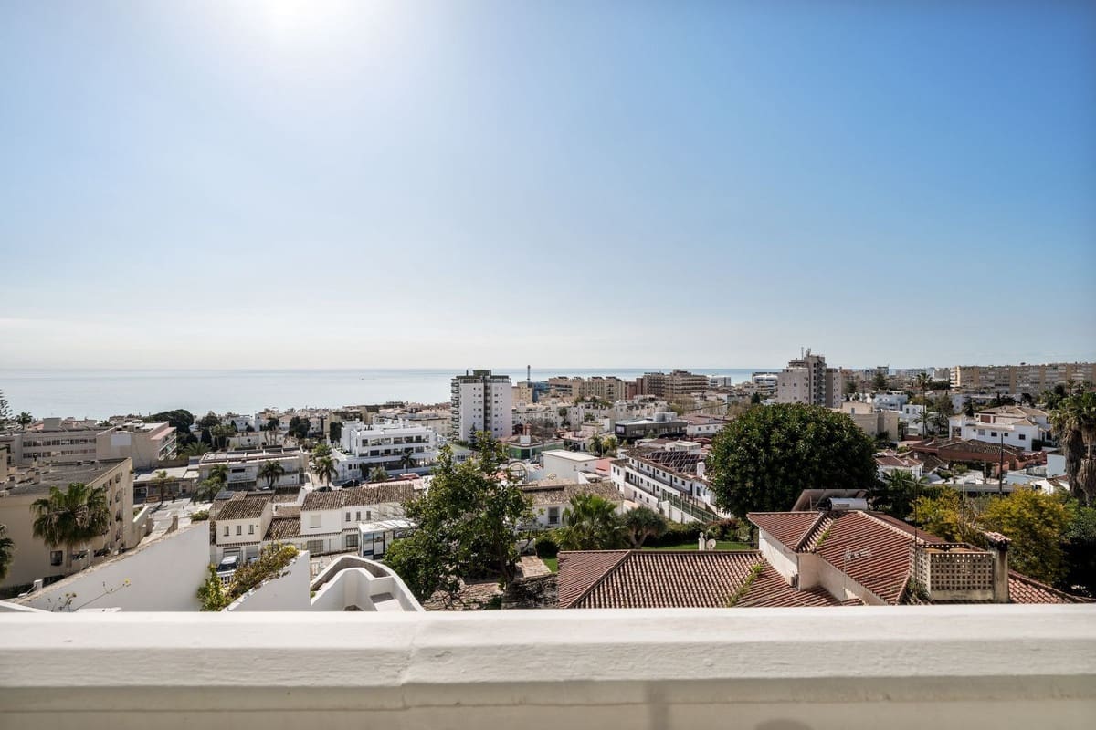 Apartamento de 2 habitaciones en Torremolinos en venta con garaje - 930.000 € (Ref: 9734178)