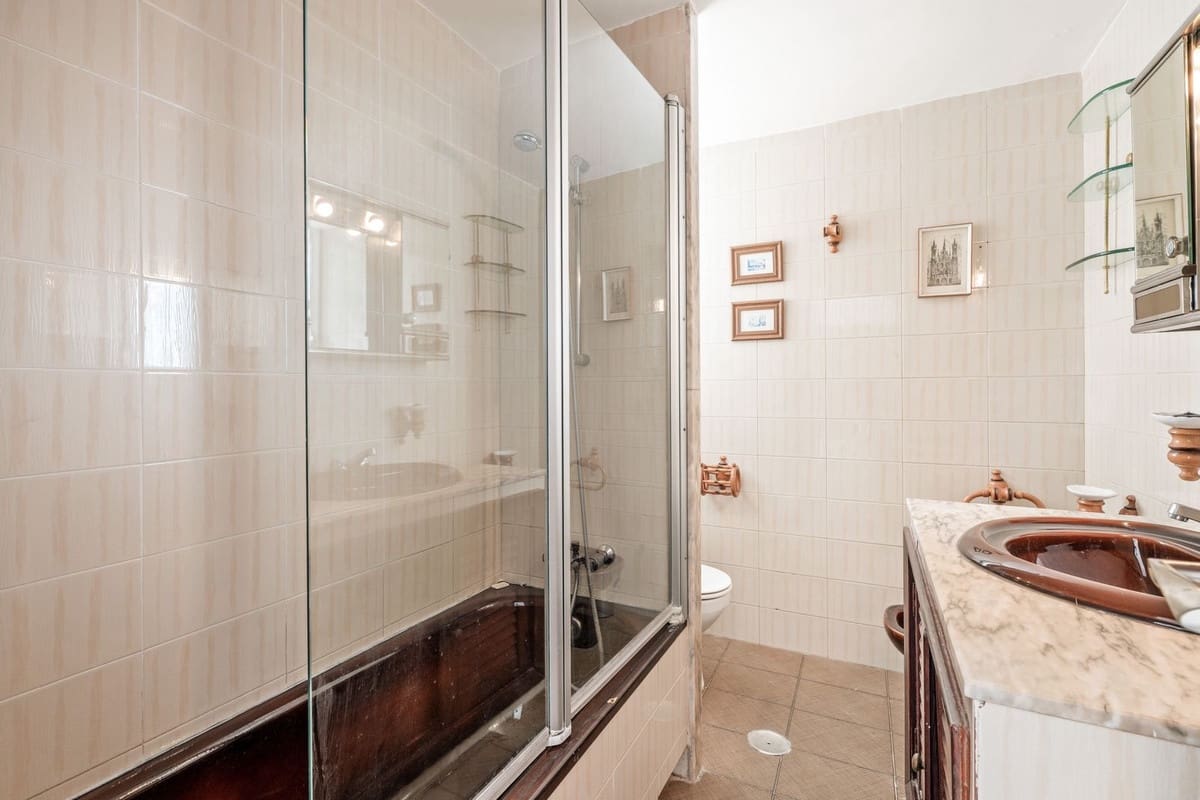 Apartamento de 2 habitaciones en Torremolinos en venta con garaje - 930.000 € (Ref: 9734178)