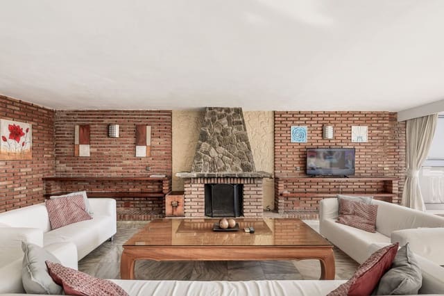 2 soveværelse Lejlighed til salg i Torremolinos med garage - € 930.000 (Ref: 9734178)