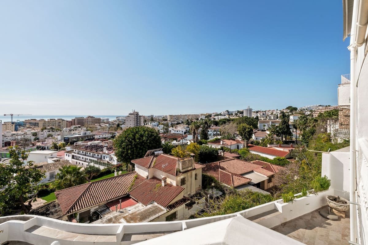 Apartamento de 2 habitaciones en Torremolinos en venta con garaje - 930.000 € (Ref: 9734178)