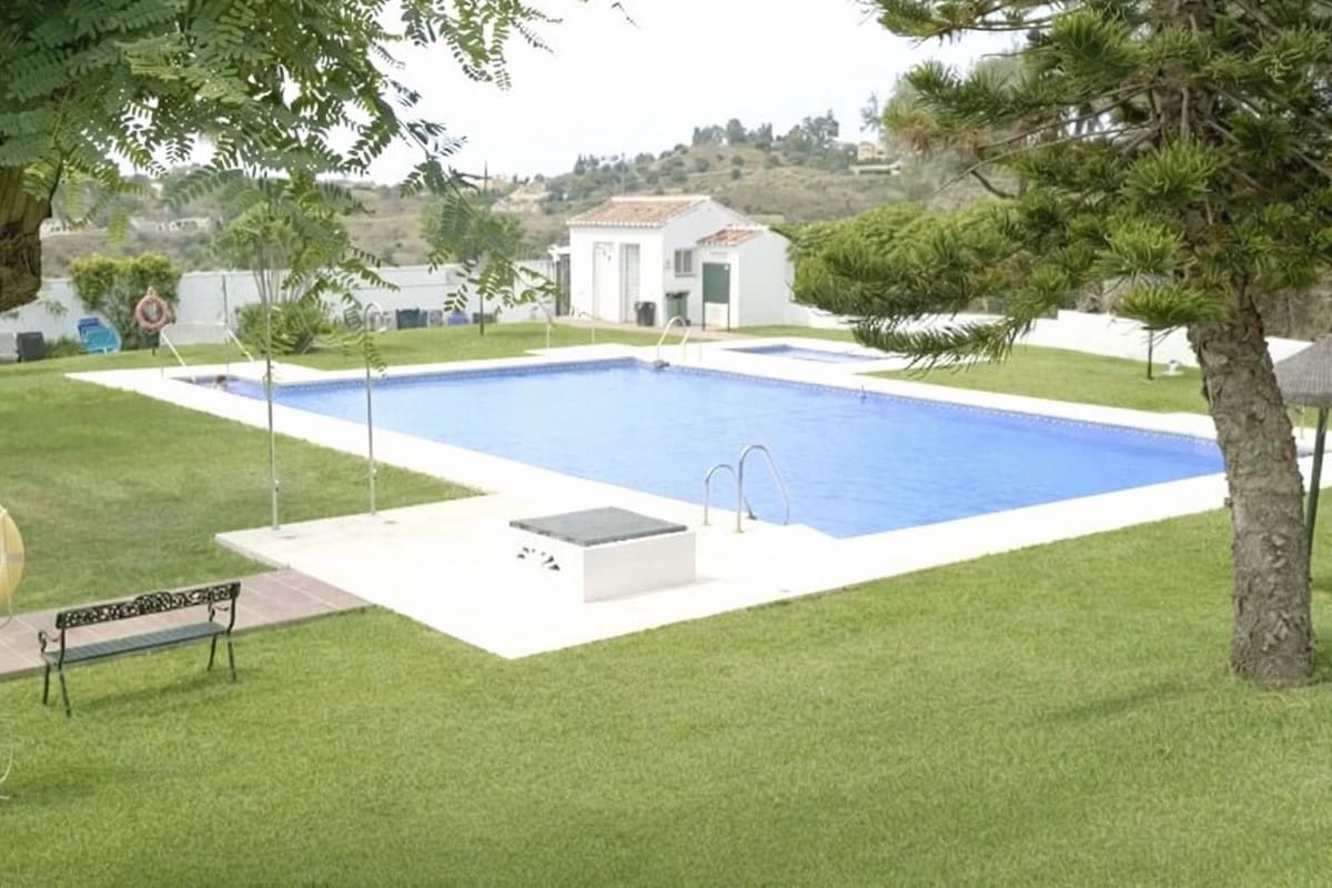 2 bedroom Apartment for sale in Mijas with garage - € 265,000 (Ref: 9737364)