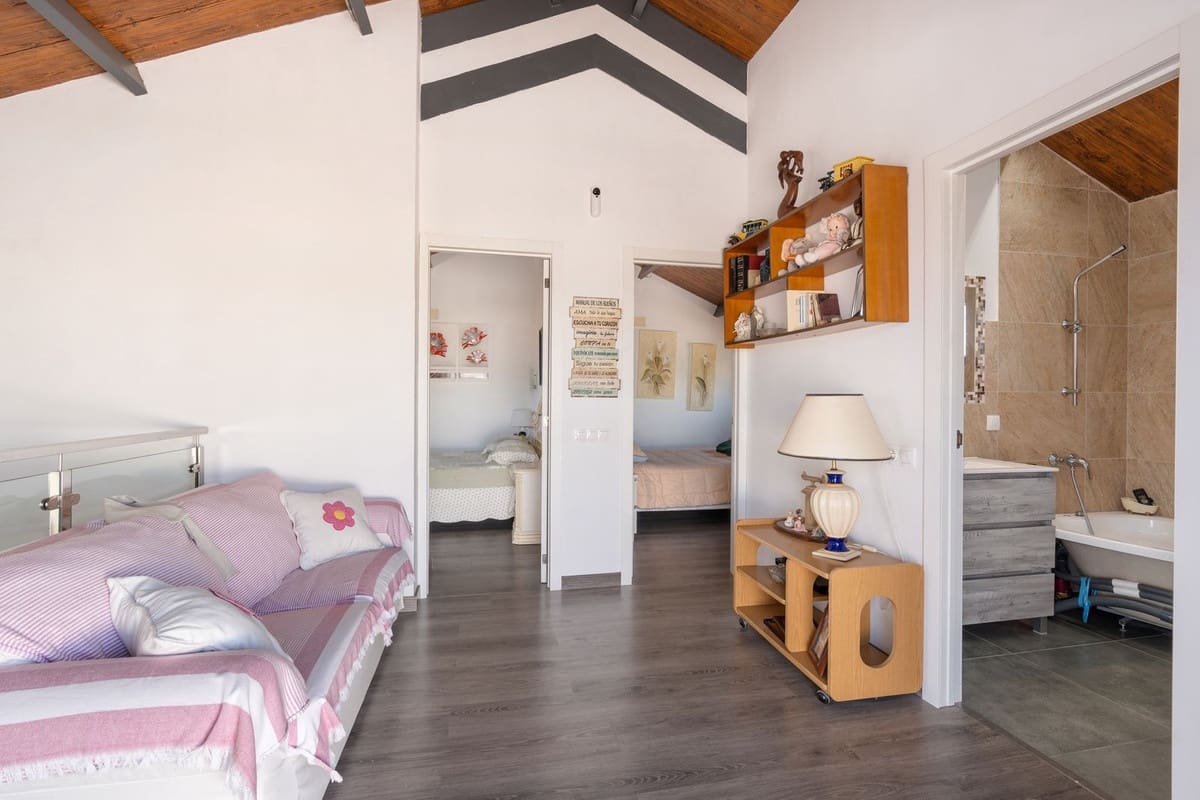 4 sypialnia Finka/Dom wiejski na sprzedaż w Calahonda - 850 000 € (Ref: 9737365)