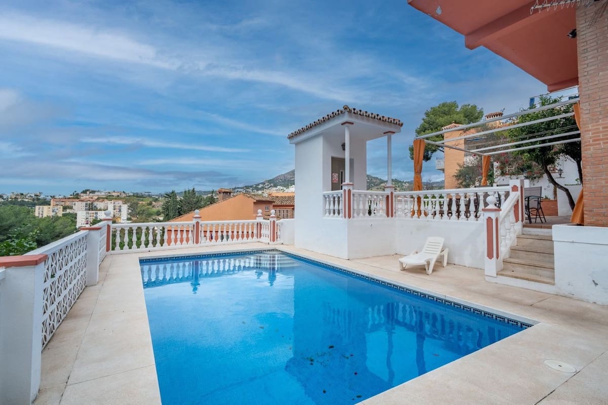 7 bedroom Villa for sale in Malaga city - € 1,100,000 (Ref: 9737367)