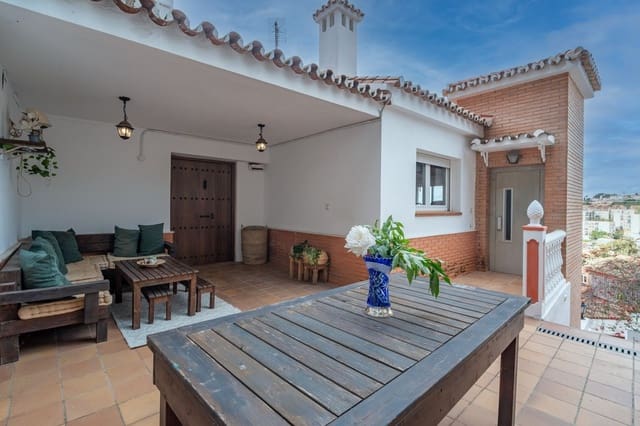 7 bedroom Villa for sale in El Candado, Málaga city - € 1,100,000 (Ref: 9737367)