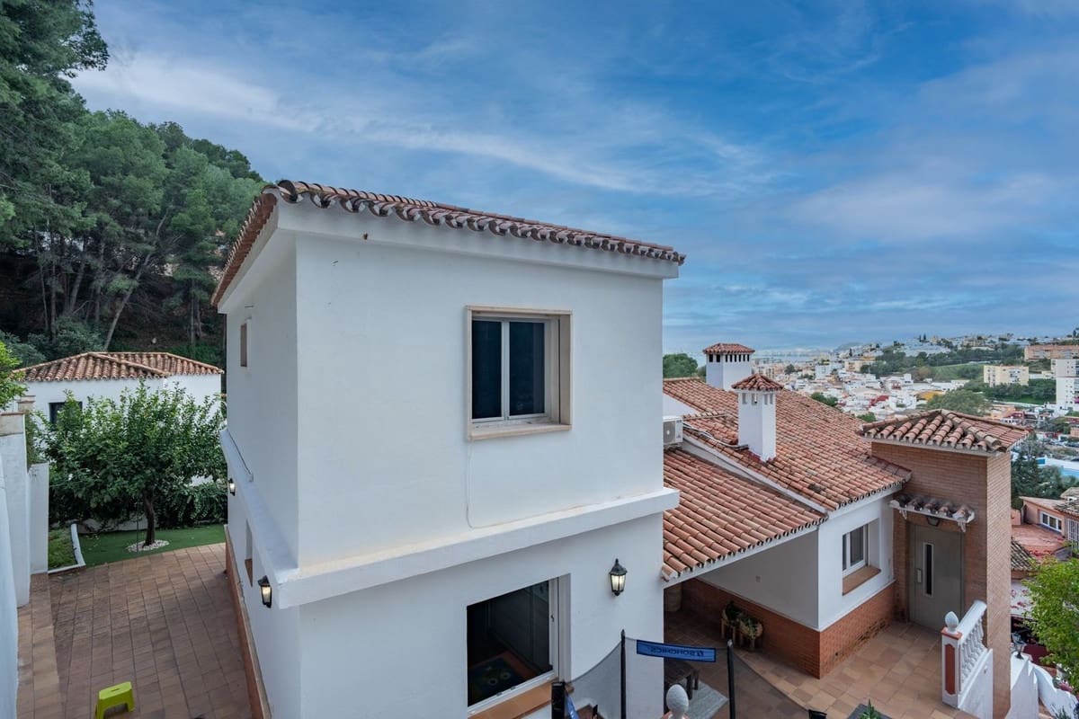 7 bedroom Villa for sale in Malaga city - € 1,100,000 (Ref: 9737367)