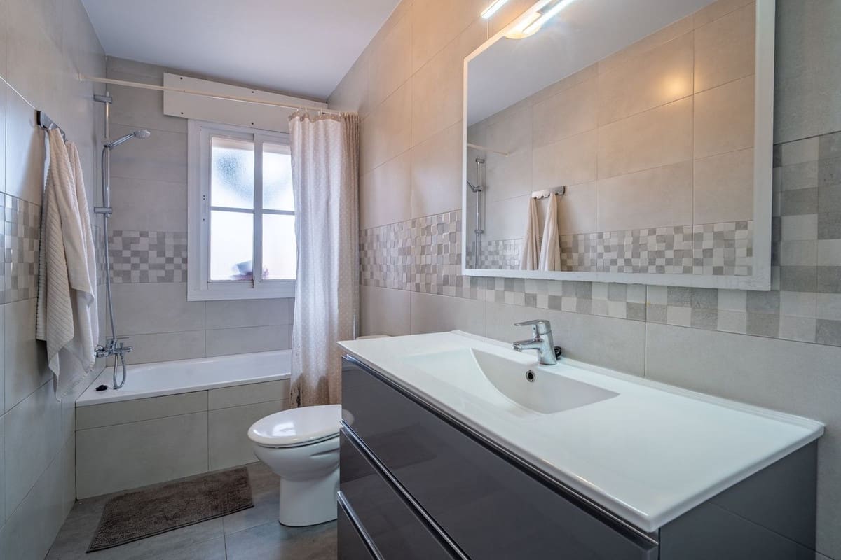 7 bedroom Villa for sale in Malaga city - € 1,100,000 (Ref: 9737367)