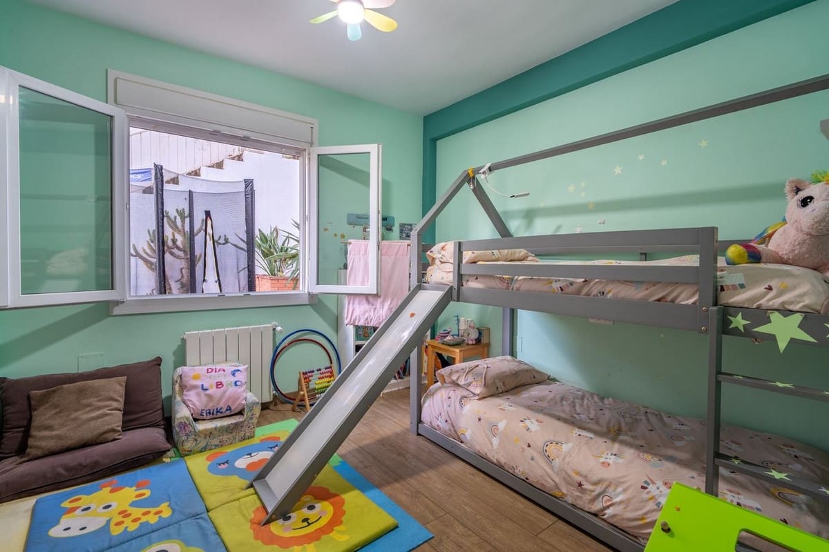 7 bedroom Villa for sale in Malaga city - € 1,100,000 (Ref: 9737367)