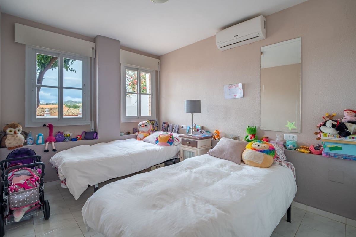 7 bedroom Villa for sale in Malaga city - € 1,100,000 (Ref: 9737367)