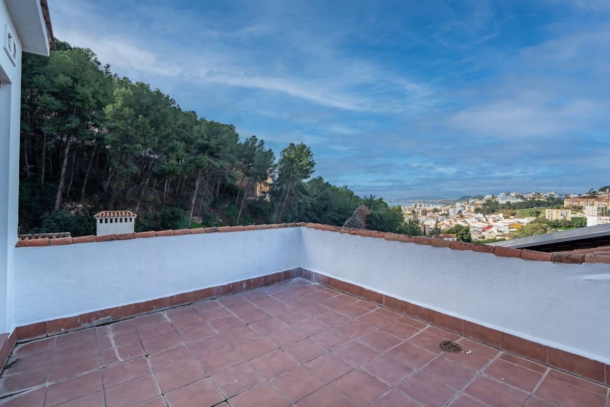 7 bedroom Villa for sale in Malaga city - € 1,100,000 (Ref: 9737367)
