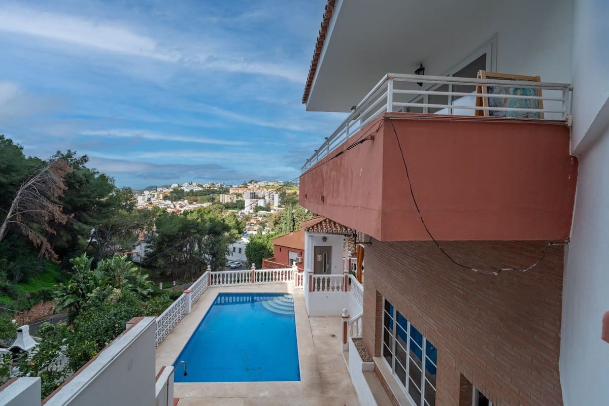 7 bedroom Villa for sale in Malaga city - € 1,100,000 (Ref: 9737367)