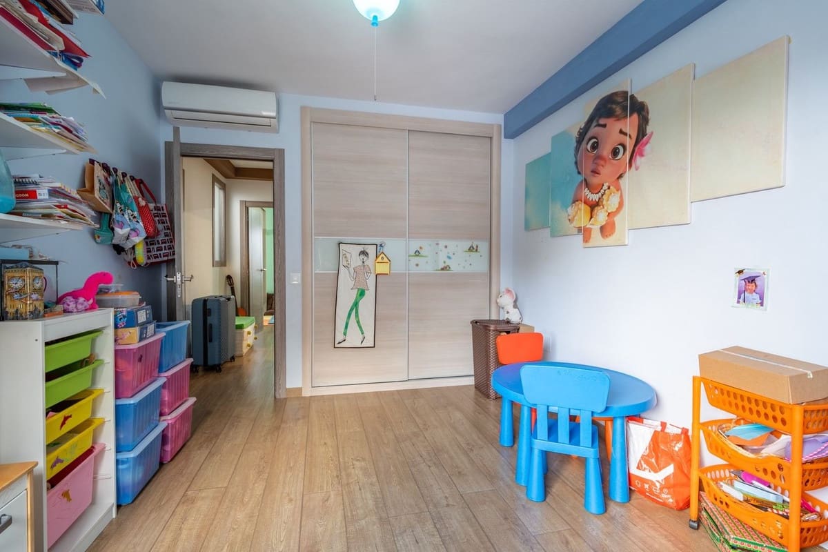 7 bedroom Villa for sale in Malaga city - € 1,100,000 (Ref: 9737367)