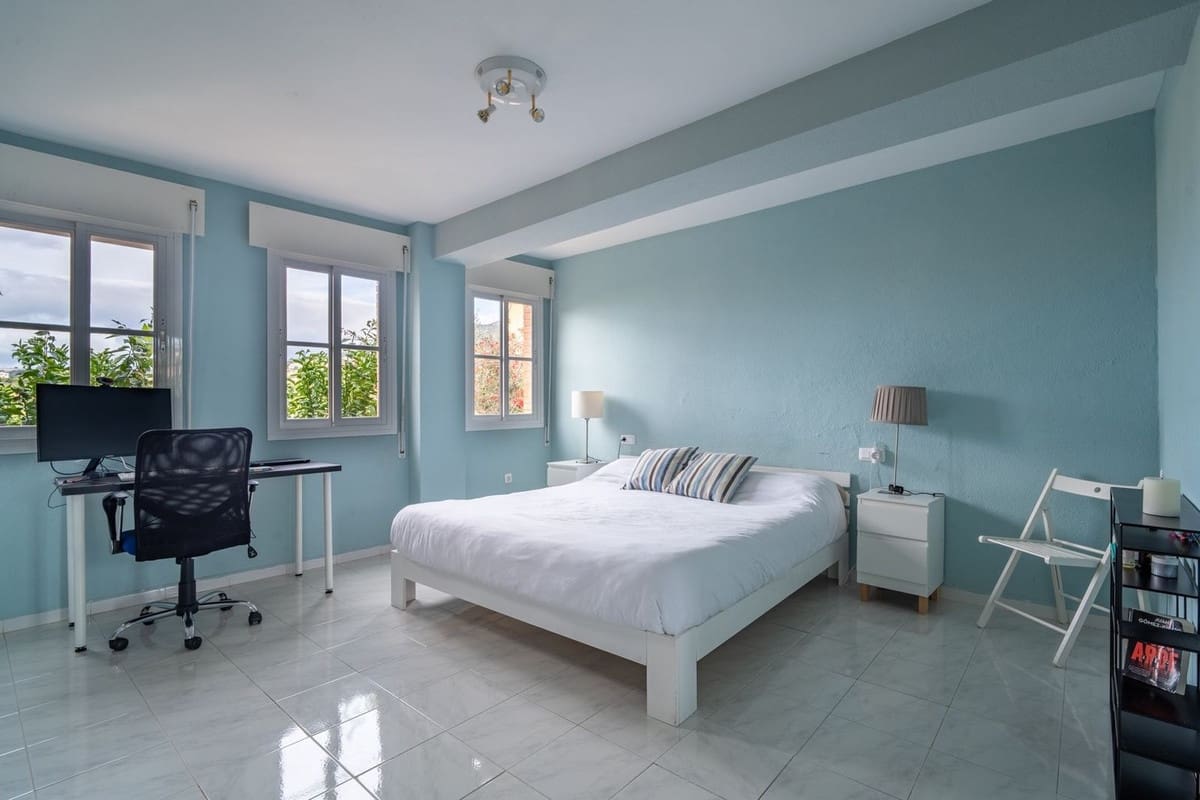 7 bedroom Villa for sale in Malaga city - € 1,100,000 (Ref: 9737367)