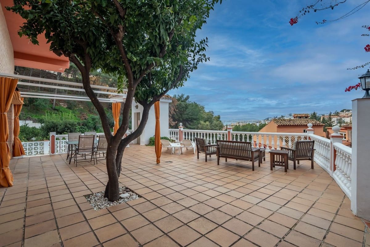 7 bedroom Villa for sale in Malaga city - € 1,100,000 (Ref: 9737367)