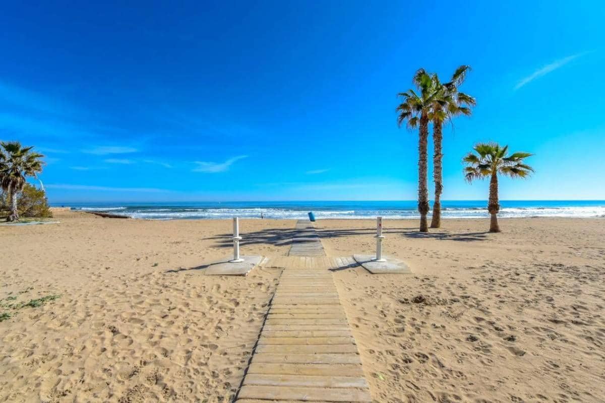 2 makuuhuone Bungalow myytävänä paikassa Torrevieja - 296 000 € (Ref: 9737543)