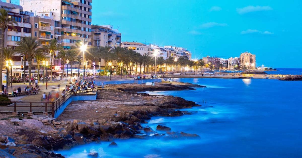 2 makuuhuone Bungalow myytävänä paikassa Torrevieja - 296 000 € (Ref: 9737543)