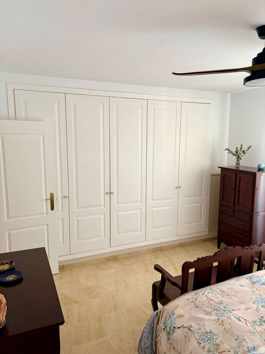 2 bedroom Apartment for sale in Calahonda with garage - € 369,000 (Ref: 9741402)