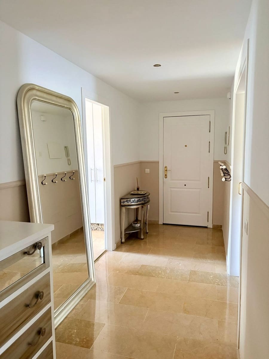 2 bedroom Apartment for sale in Calahonda with garage - € 369,000 (Ref: 9741402)