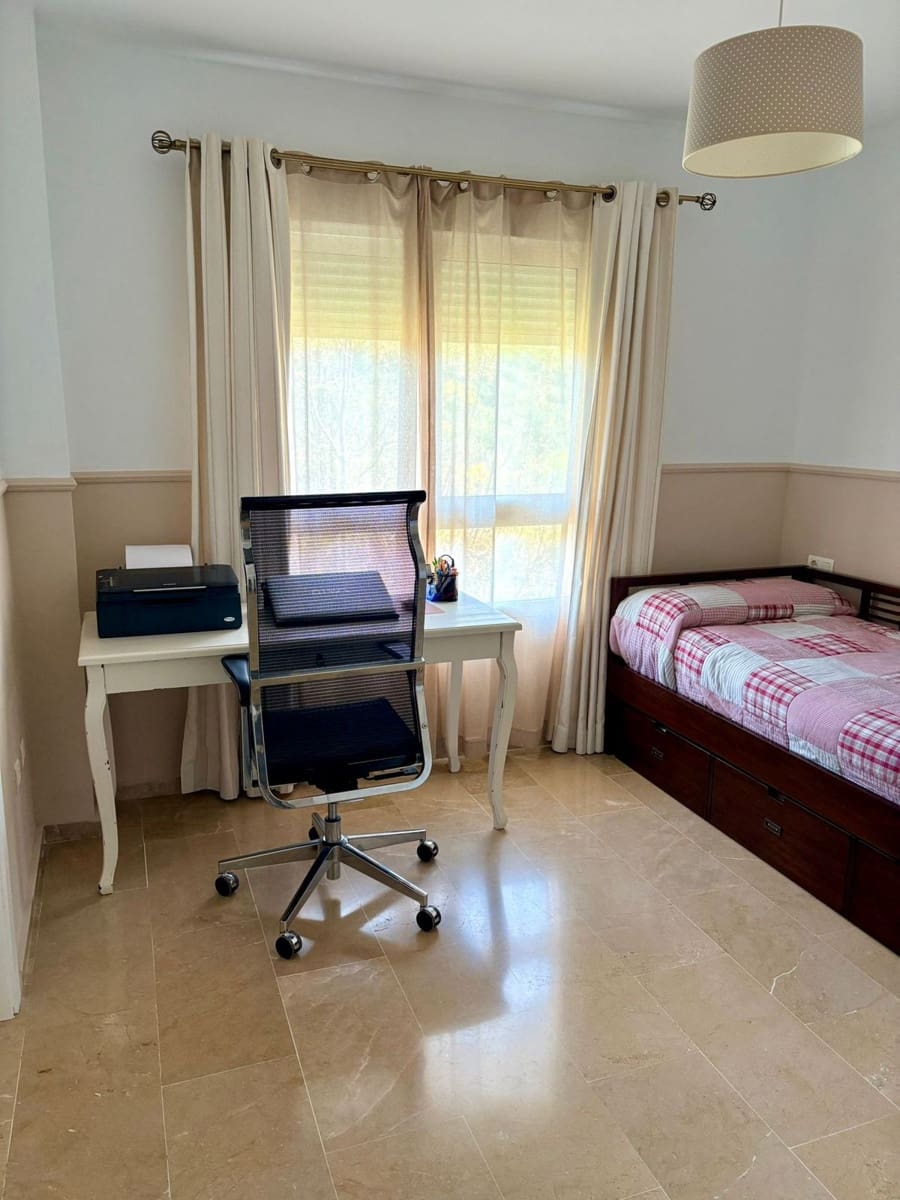 2 bedroom Apartment for sale in Calahonda with garage - € 369,000 (Ref: 9741402)