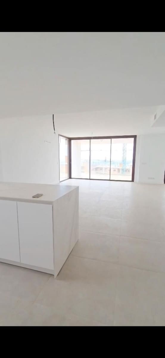 2 soveværelse Lejlighed til salg i Fuengirola med garage - € 659.000 (Ref: 9741406)