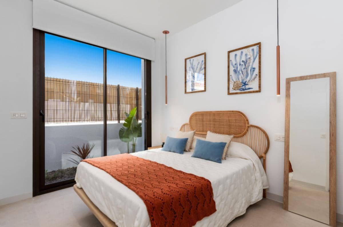 Chalet de 3 habitaciones en Los Alcázares en venta - 559.900 € (Ref: 9745189)