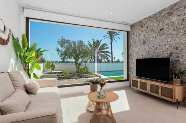 Chalet de 3 habitaciones en Centro, Los Alcázares en venta - 559.900 € (Ref: 9745189)