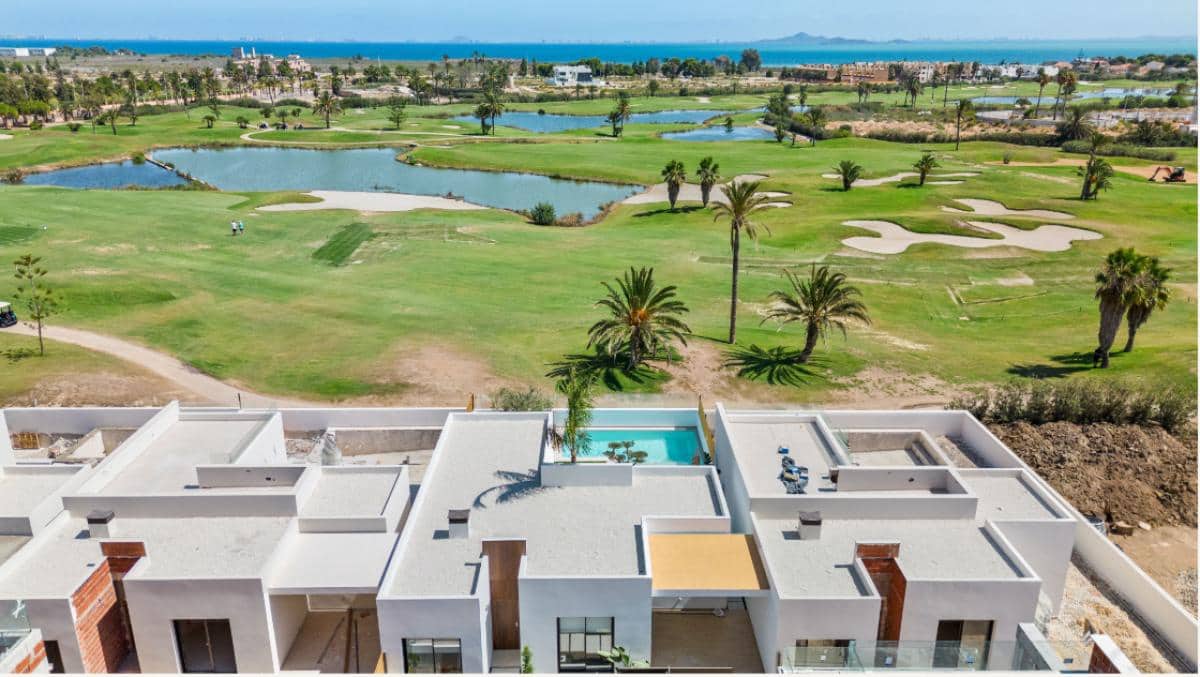 Chalet de 3 habitaciones en Los Alcázares en venta - 559.900 € (Ref: 9745189)