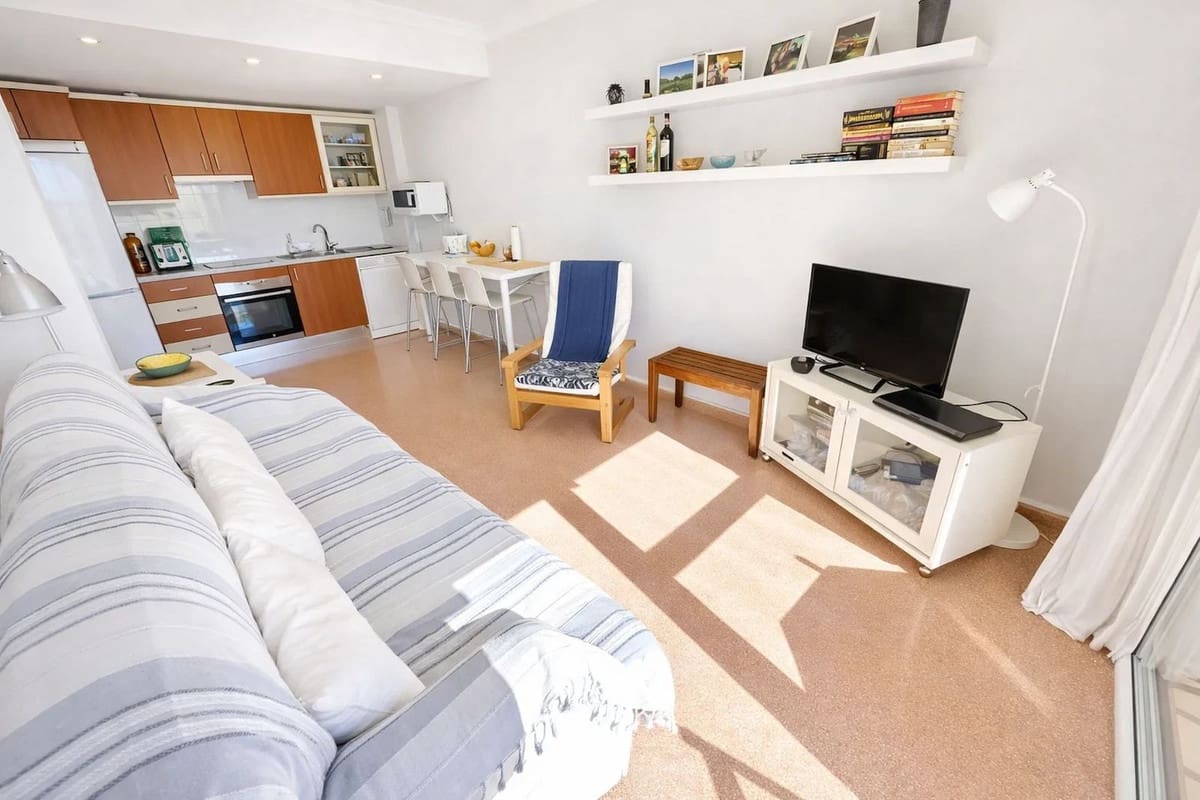 2 soverom Leilighet til salgs i San Luis de Sabinillas med garasje - € 250 000 (Ref: 9751439)