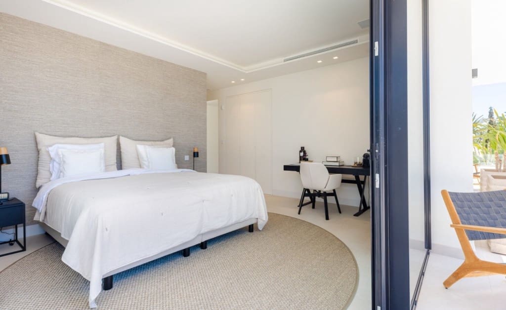 4 slaapkamer Villa te koop in Marbesa - € 3.495.000 (Ref: 9755052)