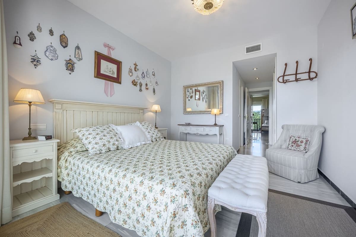 3 Zimmer Apartment zu verkaufen in Puerto Banus mit Garage - 945.000 € (Ref: 9755060)