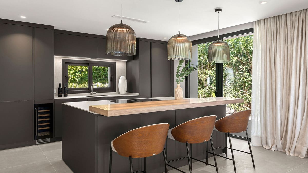 5 slaapkamer Villa te koop in Nueva Andalucia - € 4.395.000 (Ref: 9755062)