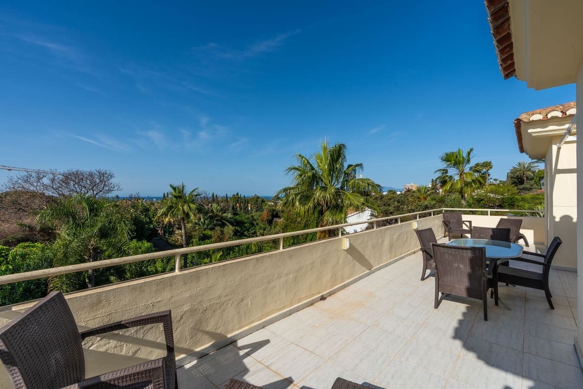 5 slaapkamer Villa te koop in Marbesa - € 1.750.000 (Ref: 9763303)