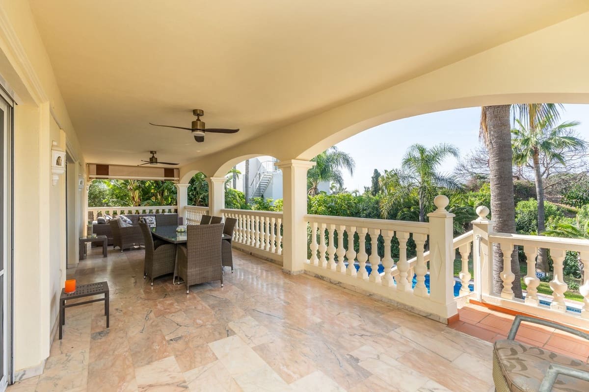 5 slaapkamer Villa te koop in Marbesa - € 1.750.000 (Ref: 9763303)