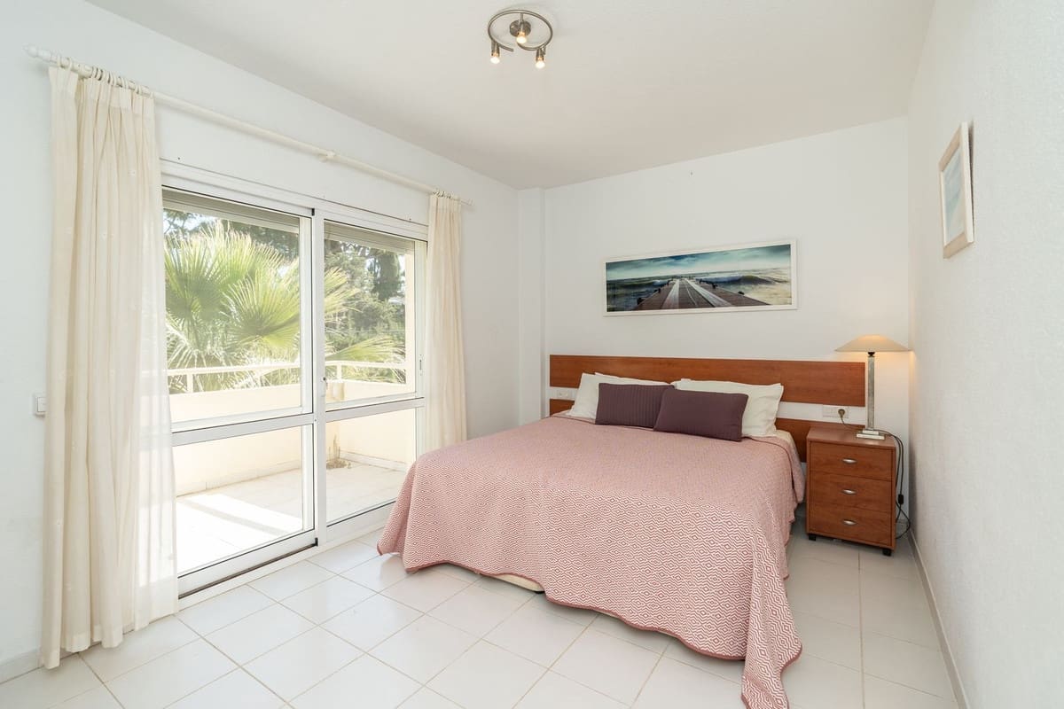 5 slaapkamer Villa te koop in Marbesa - € 1.750.000 (Ref: 9763303)