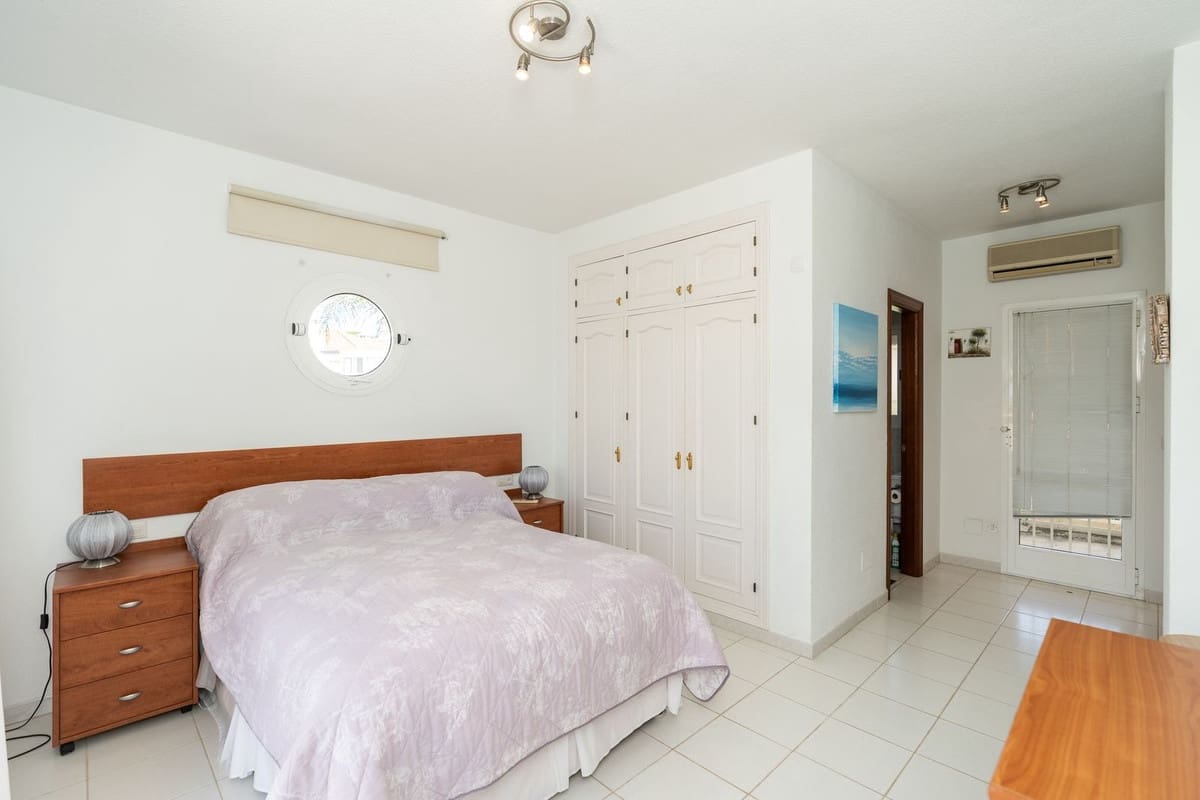 5 slaapkamer Villa te koop in Marbesa - € 1.750.000 (Ref: 9763303)