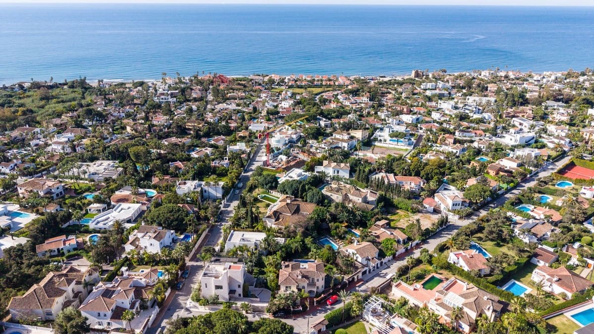 5 slaapkamer Villa te koop in Marbesa - € 1.750.000 (Ref: 9763303)