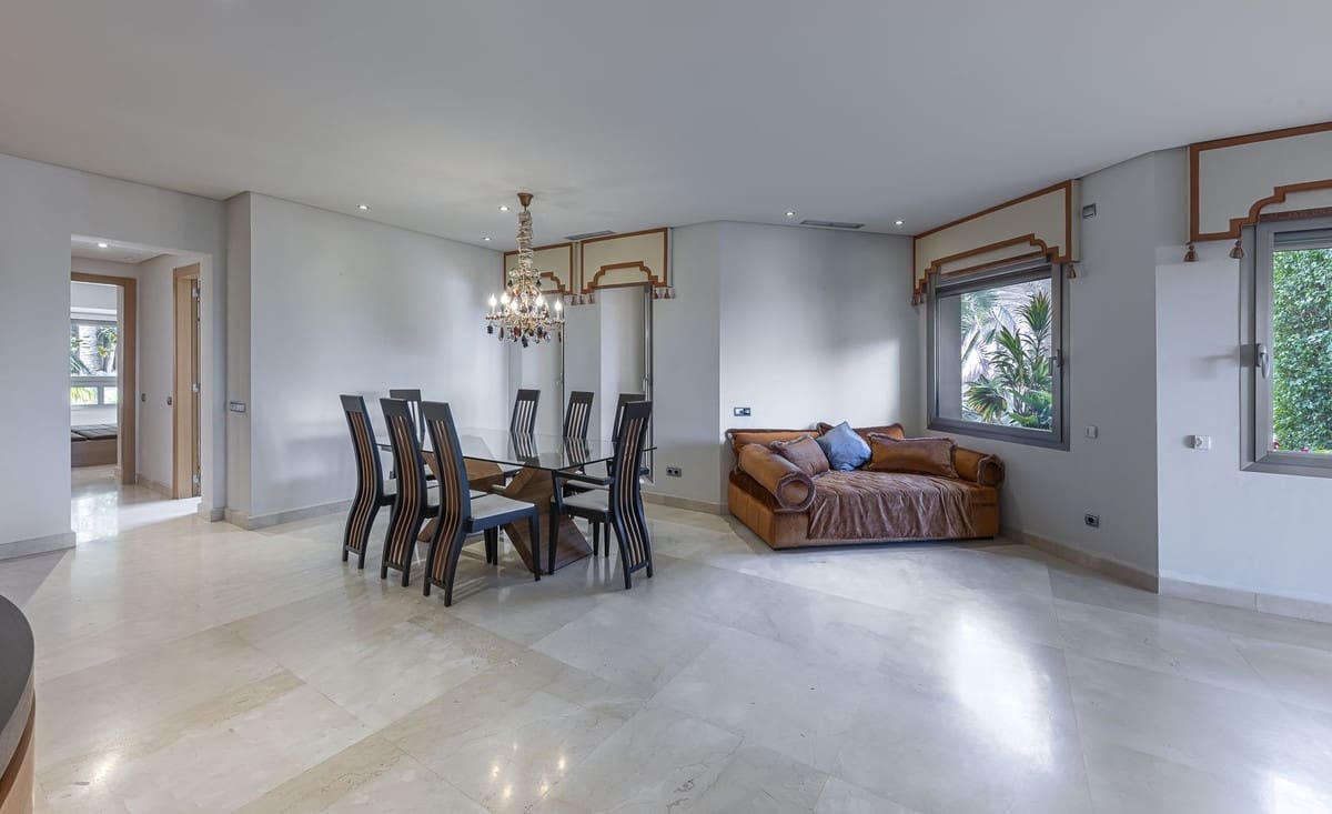 2 sovrum Lägenhet till salu i Marbella med garage - 1 195 000 € (Ref: 9763442)