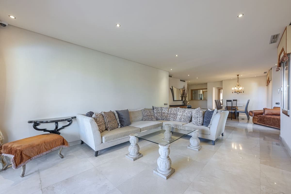 2 sovrum Lägenhet till salu i Marbella med garage - 1 195 000 € (Ref: 9763442)