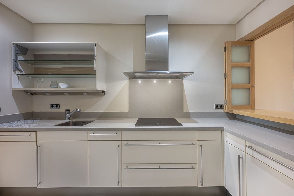 2 sovrum Lägenhet till salu i Marbella med garage - 1 195 000 € (Ref: 9763442)