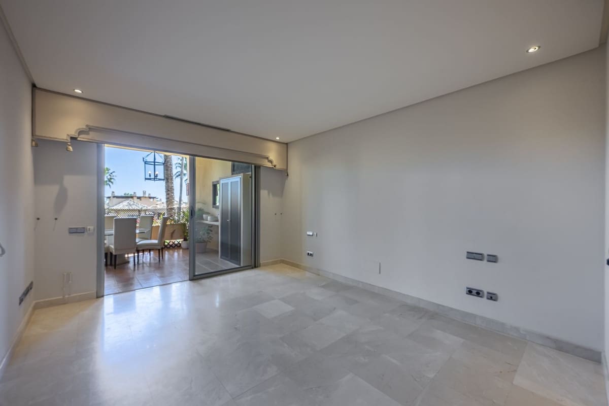 2 sovrum Lägenhet till salu i Marbella med garage - 1 195 000 € (Ref: 9763442)