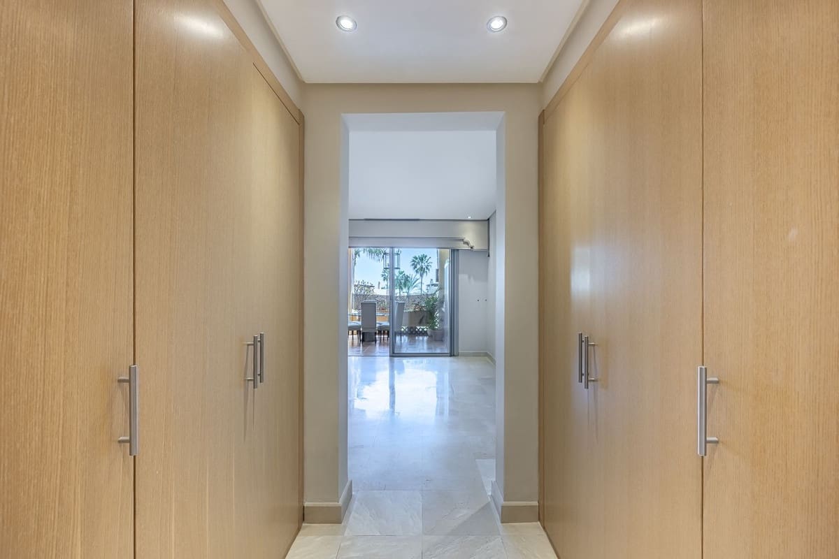 2 sovrum Lägenhet till salu i Marbella med garage - 1 195 000 € (Ref: 9763442)