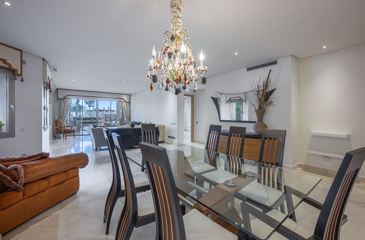 2 sovrum Lägenhet till salu i Marbella med garage - 1 195 000 € (Ref: 9763442)