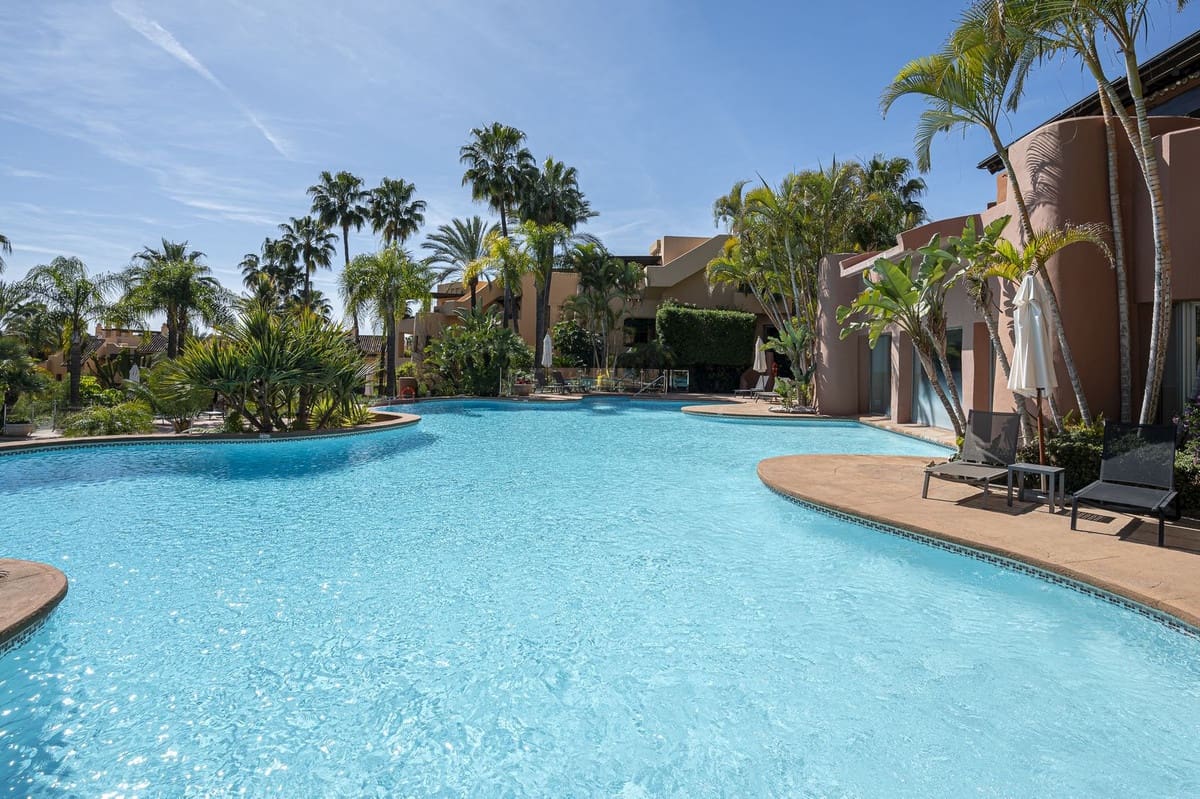 2 sovrum Lägenhet till salu i Marbella med garage - 1 195 000 € (Ref: 9763442)