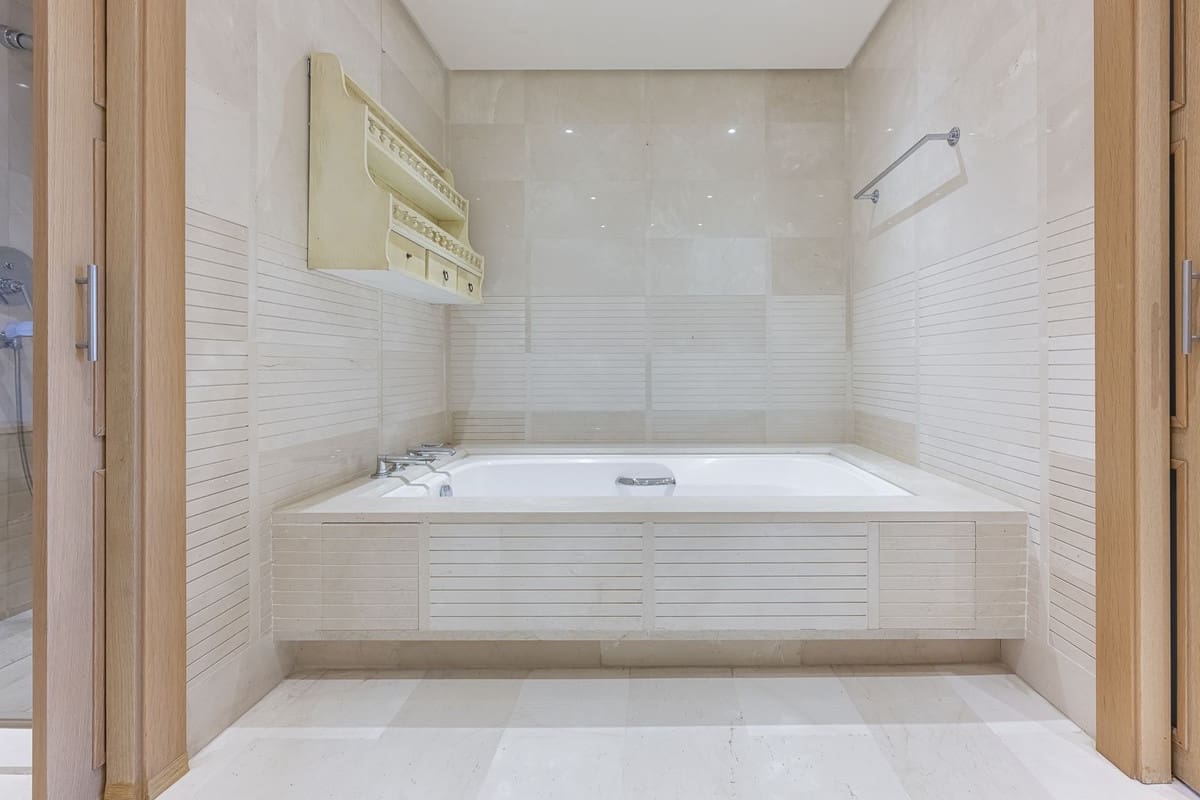 2 sovrum Lägenhet till salu i Marbella med garage - 1 195 000 € (Ref: 9763442)