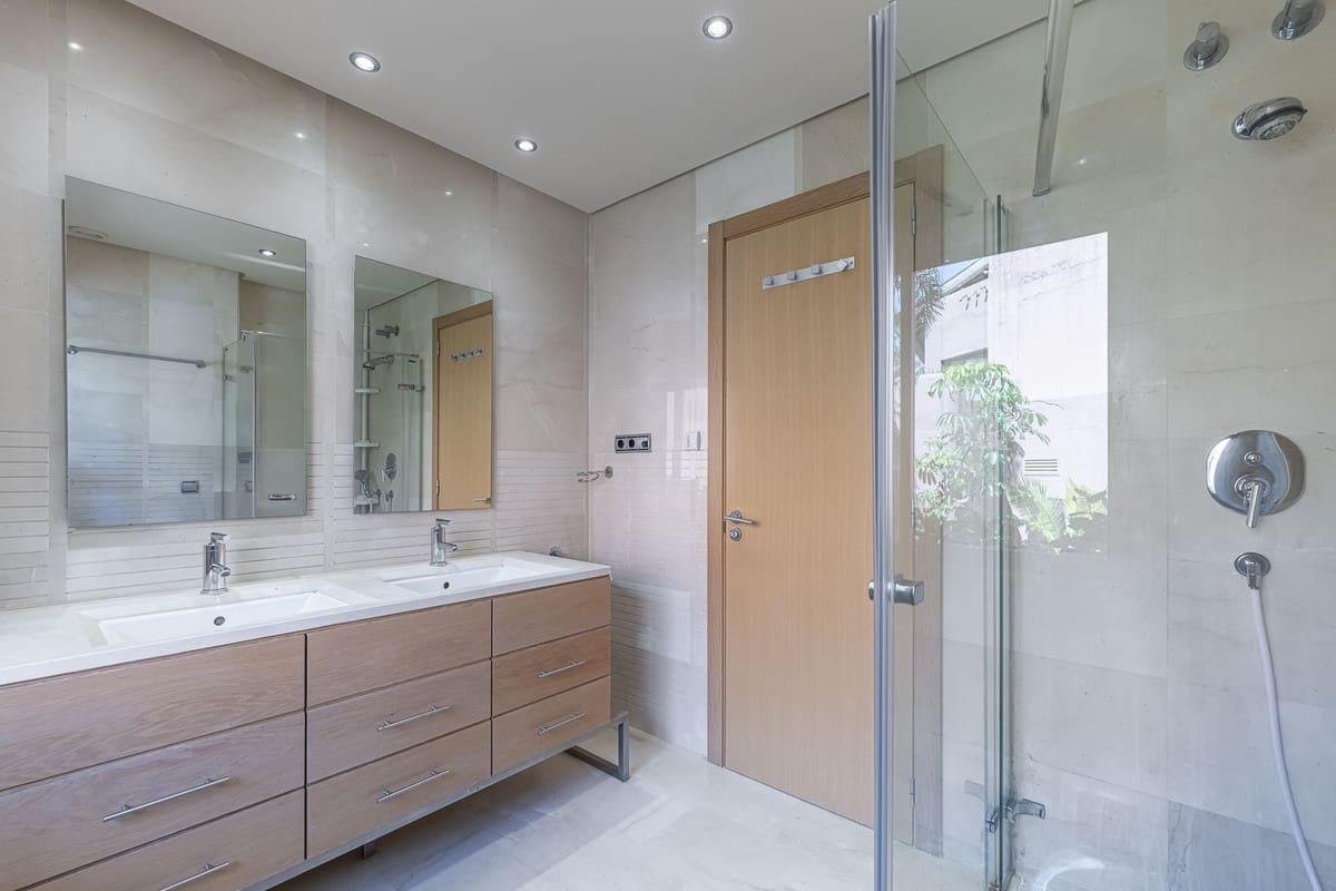 2 sovrum Lägenhet till salu i Marbella med garage - 1 195 000 € (Ref: 9763442)