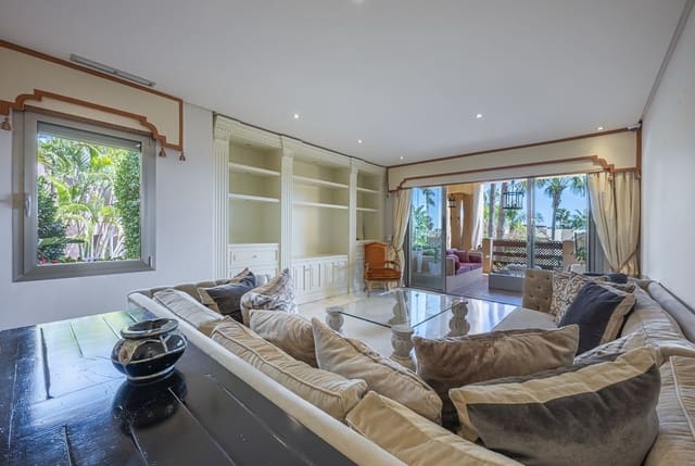 2 sovrum Lägenhet till salu i Casco Antiguo, Marbella med garage - 1 195 000 € (Ref: 9763442)