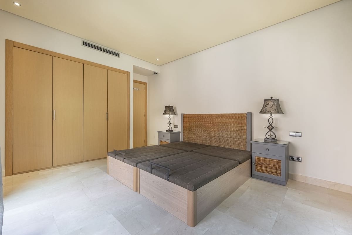 2 sovrum Lägenhet till salu i Marbella med garage - 1 195 000 € (Ref: 9763442)