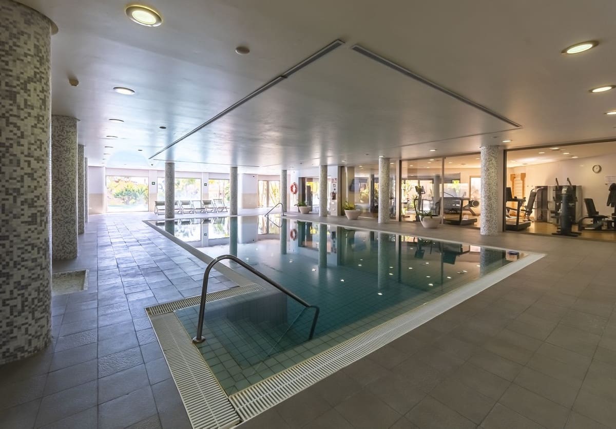 2 sovrum Lägenhet till salu i Marbella med garage - 1 195 000 € (Ref: 9763442)