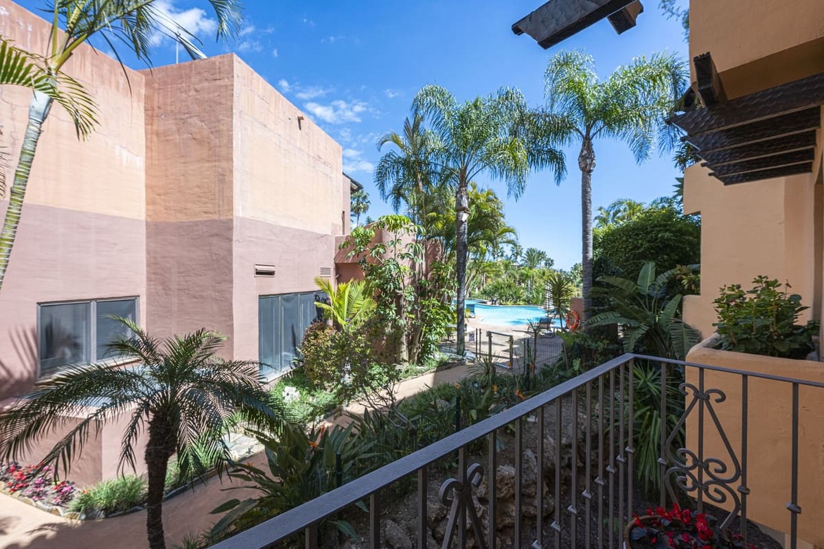 2 sovrum Lägenhet till salu i Marbella med garage - 1 195 000 € (Ref: 9763442)