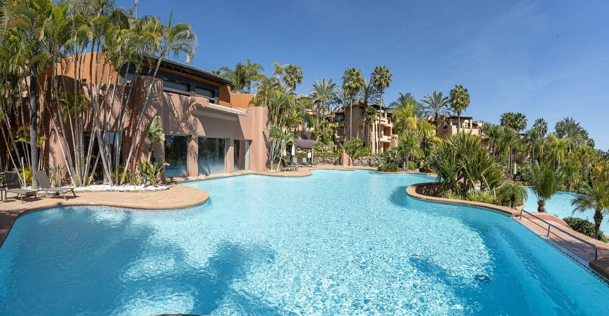 2 sovrum Lägenhet till salu i Marbella med garage - 1 195 000 € (Ref: 9763442)