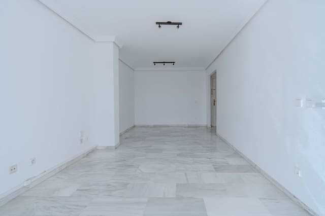 2 makuuhuone Huoneisto myytävänä paikassa San Pedro de Alcántara Pueblo, Marbella mukana 
autotalli - 399 000 € (Ref: 9772506)